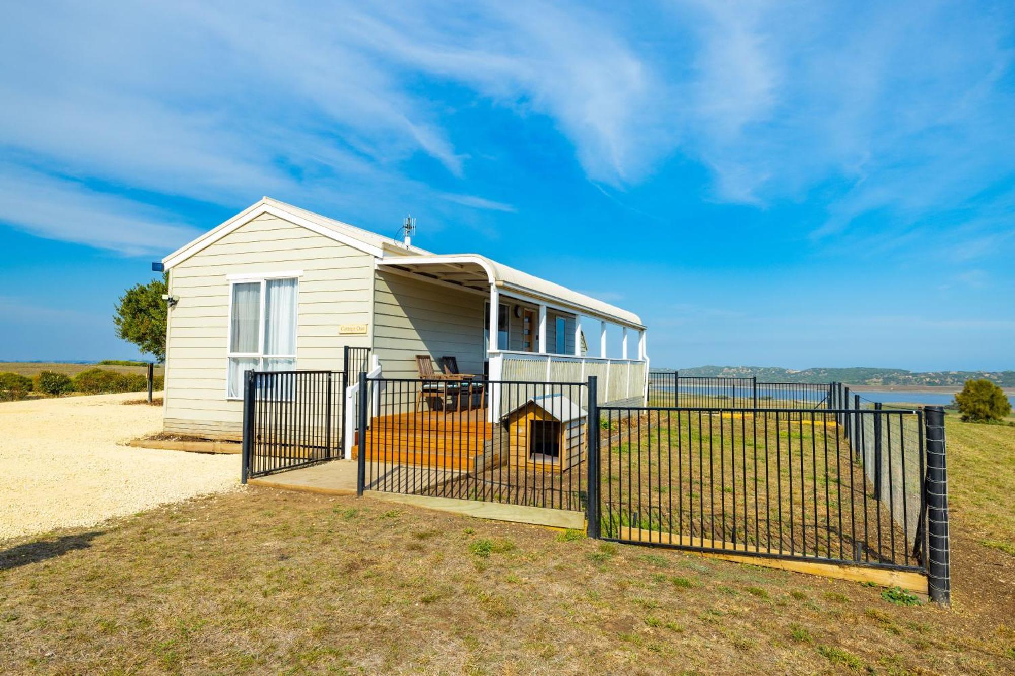 High View Family Cottages Уорнъмбул Екстериор снимка
