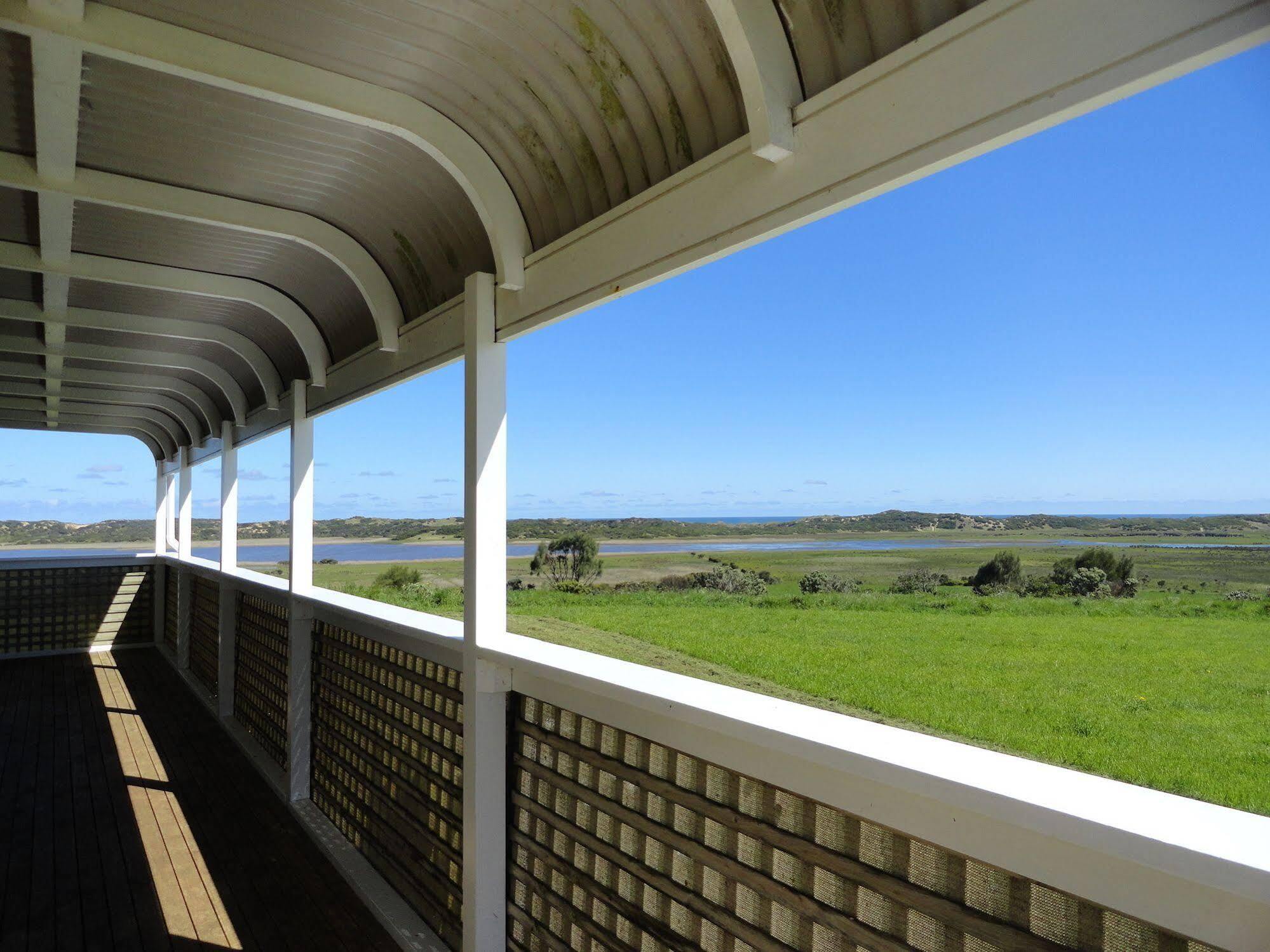 High View Family Cottages Уорнъмбул Екстериор снимка